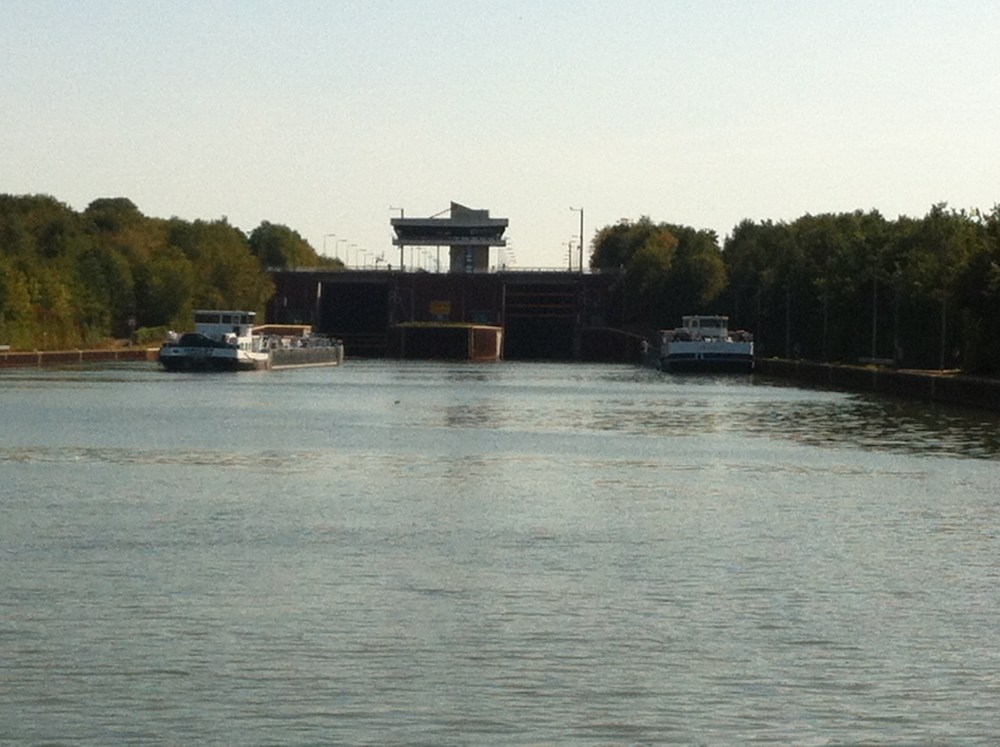 03C48BE8-2F75-485C-9608-1F8197DA117F